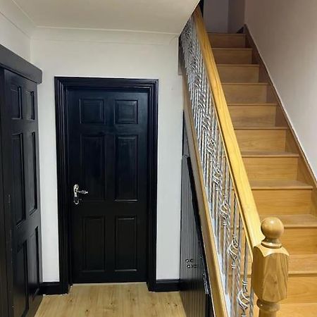 Cheerful 3 Bed House With Free Parking. Villa Nottingham Bagian luar foto