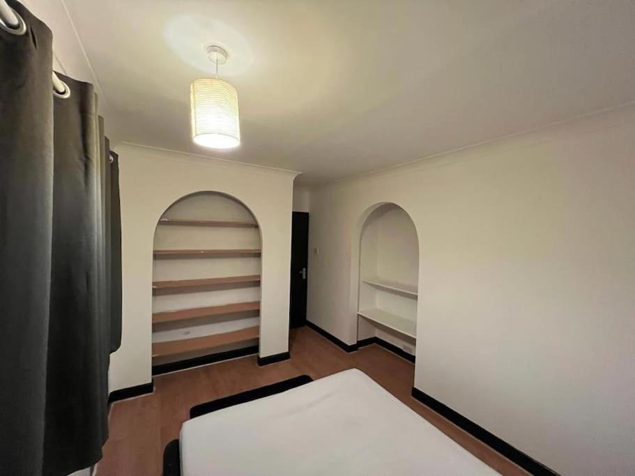 Cheerful 3 Bed House With Free Parking. Villa Nottingham Bagian luar foto