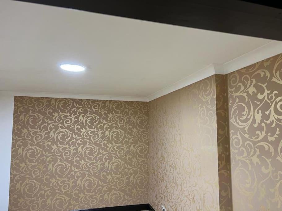 Cheerful 3 Bed House With Free Parking. Villa Nottingham Bagian luar foto